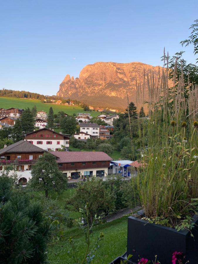 Casa Sciliar Centro Paese Pink Lägenhet Fiè Exteriör bild